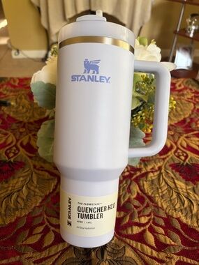 Stanley light purpleTravel Quencher Tumbler with Handle 40 OZ. Brand new